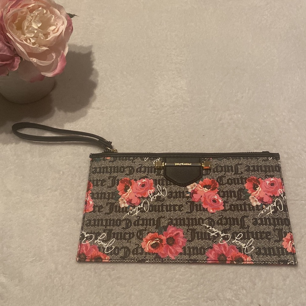 NWOT Juicy Couture Wristlet - Picture 1 of 10